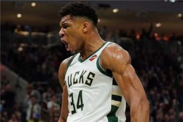 阿诺德西甲适应困难，肌肉损伤频繁，体能与技术对抗不适应，皇马医疗团队“伤仲永”魔咒再现。